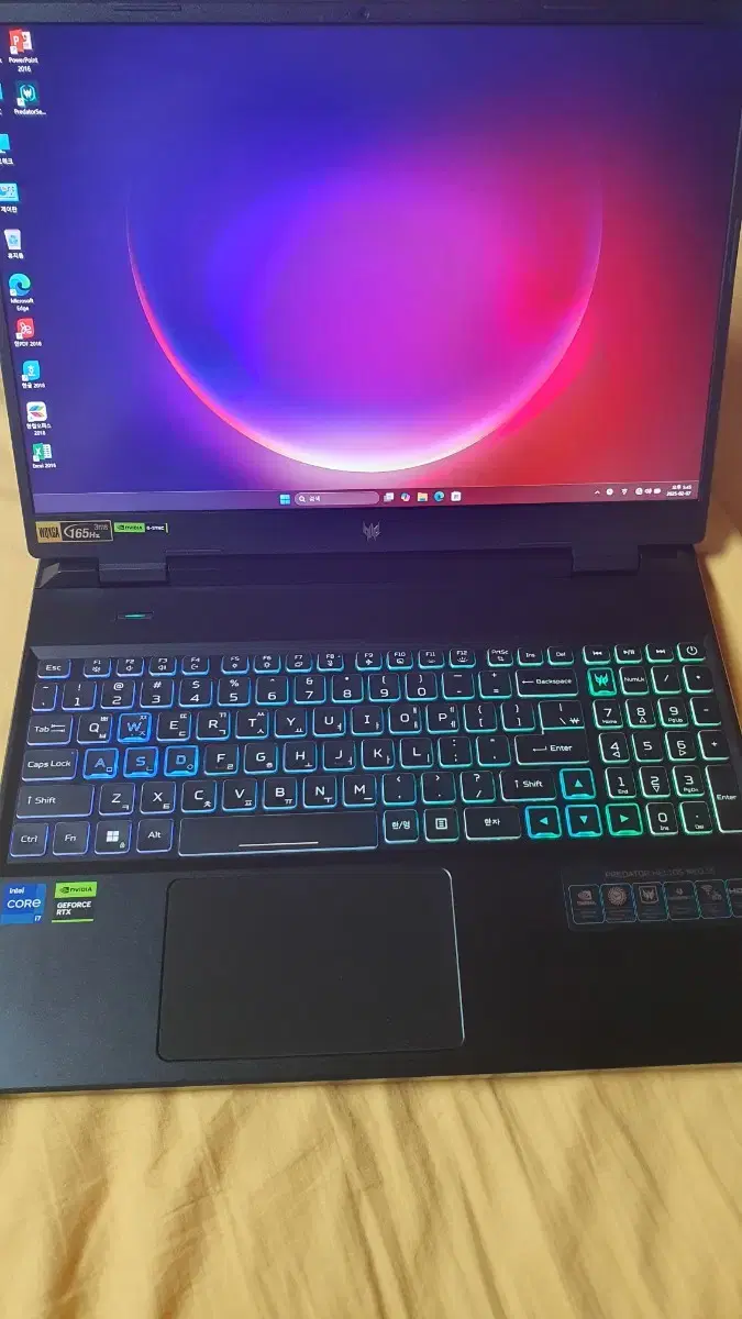 프레데터 게이밍노트북 i7-32g-512g-4060-qhd165hz